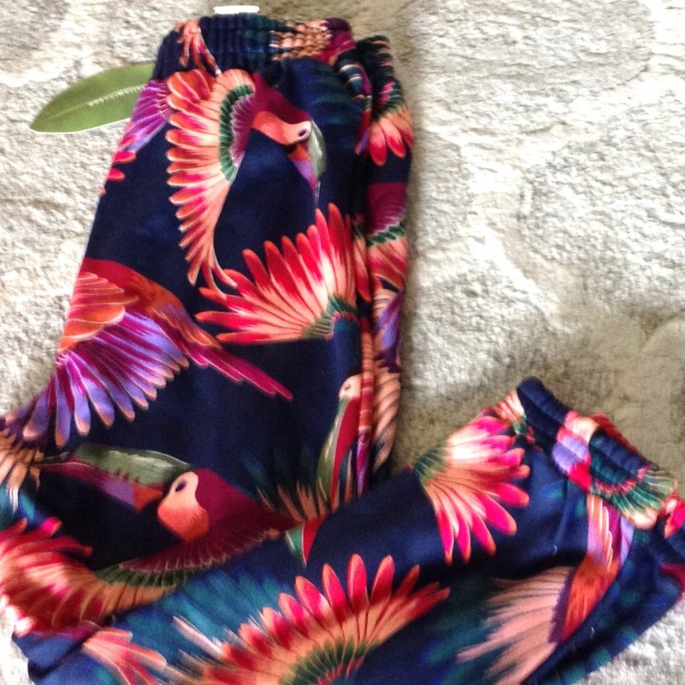 FARM Rio Colorful Toucan Sweatpants - Picture 13 of 15